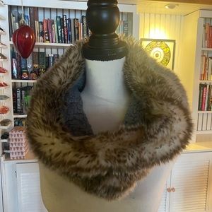 Aerie American eagle faux fur infinity scarf, reversible